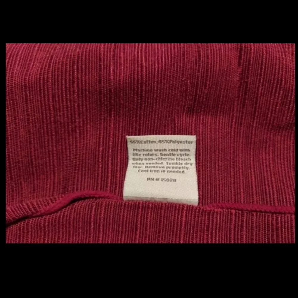 Y2k FOOD NETWORK HOME  CRANBERRY RED TEXTURED TABLECLOTH OBLONG 60 x 102 EUC!